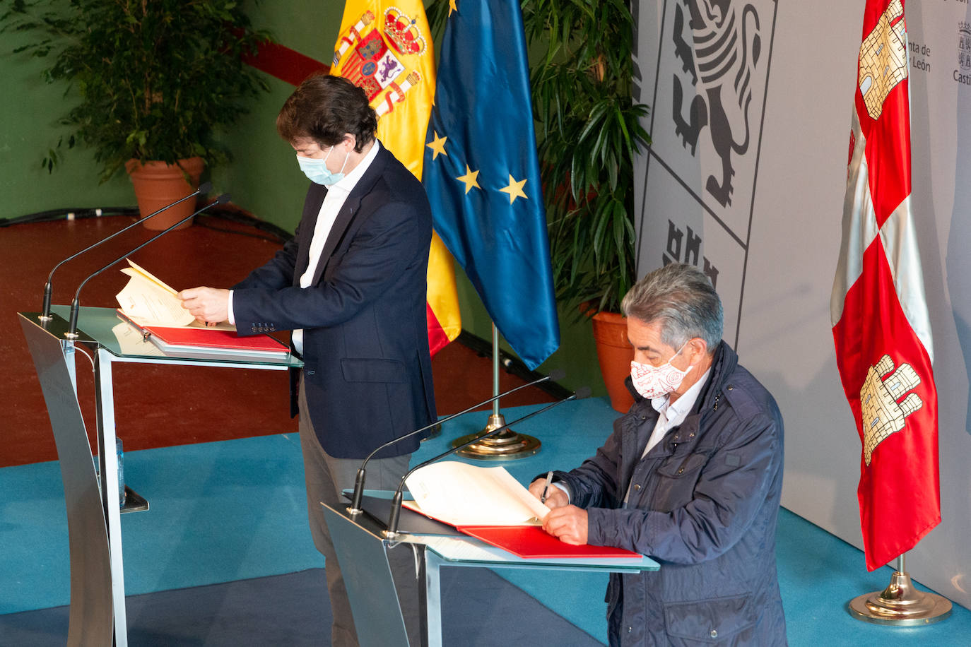 Revilla y Mañueco reivindican el puente de Noguerol y La Engaña en la firma del convenio entre Cantabria y Castilla y León.