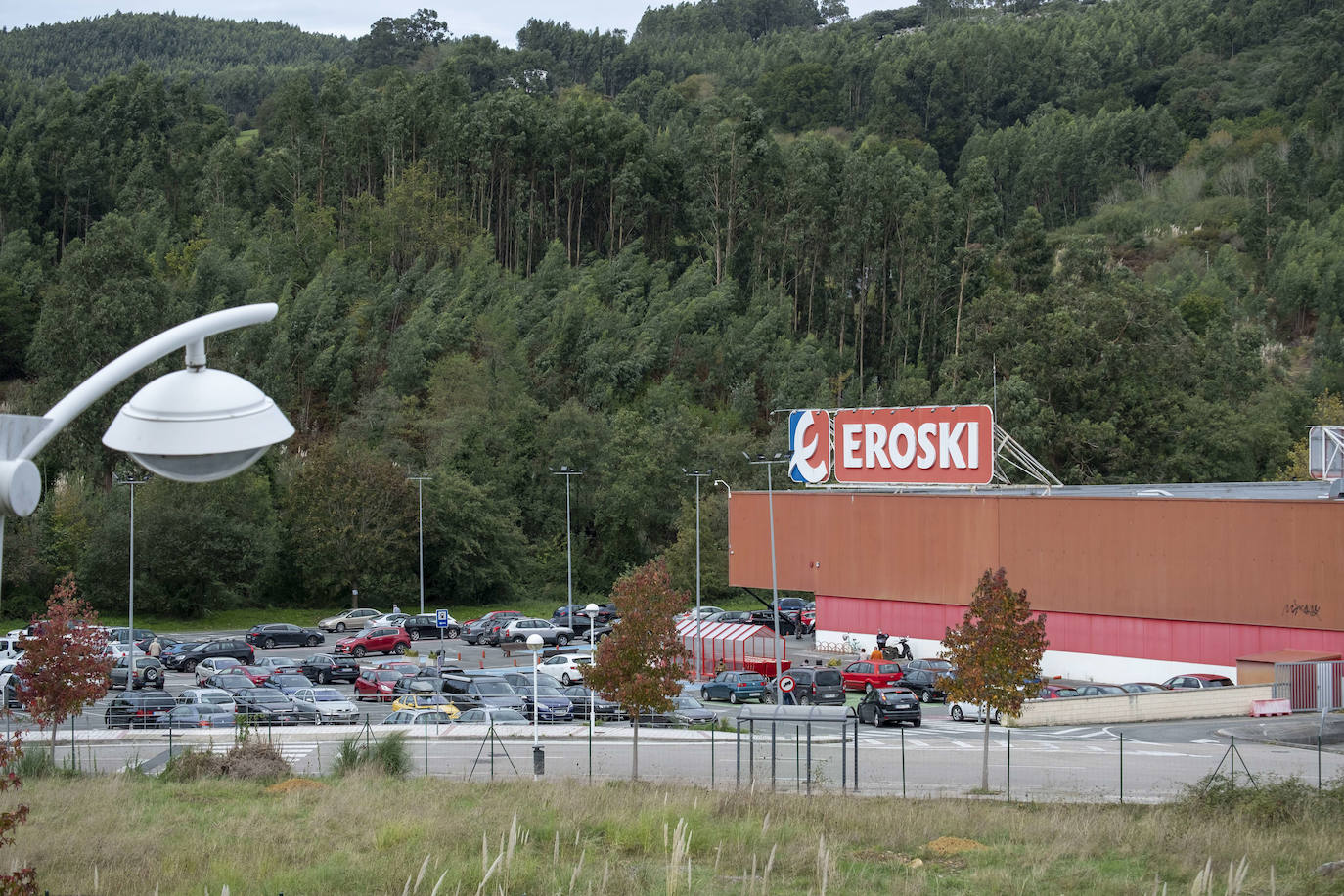 Los vecinos de Castro y la zona oriental de Cantabria sufren el confinamiento del País Vasco decretado el lunes.