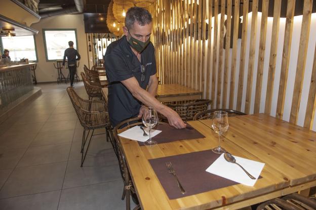 «Estamos expectantes, pero es difícil que el cliente adelante la cena. Va a ser duro»