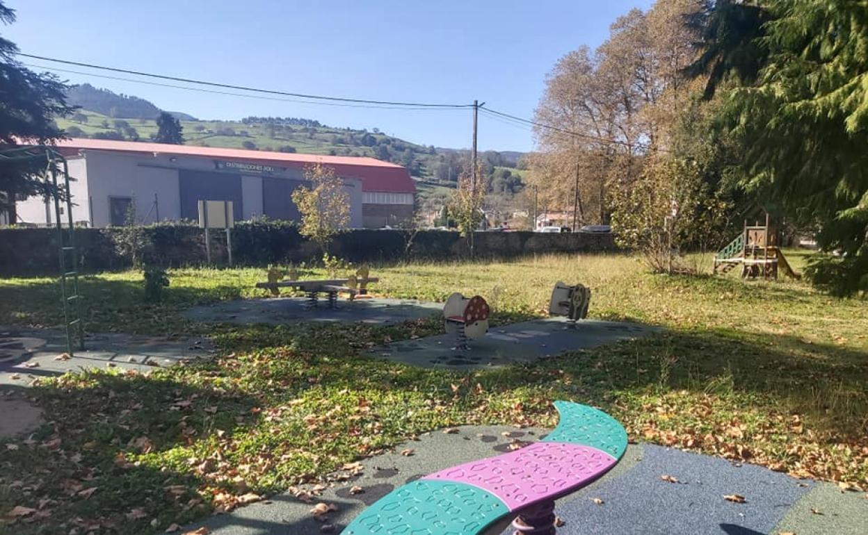 Uno de los parques que han registrado desperfectos en Corvera 