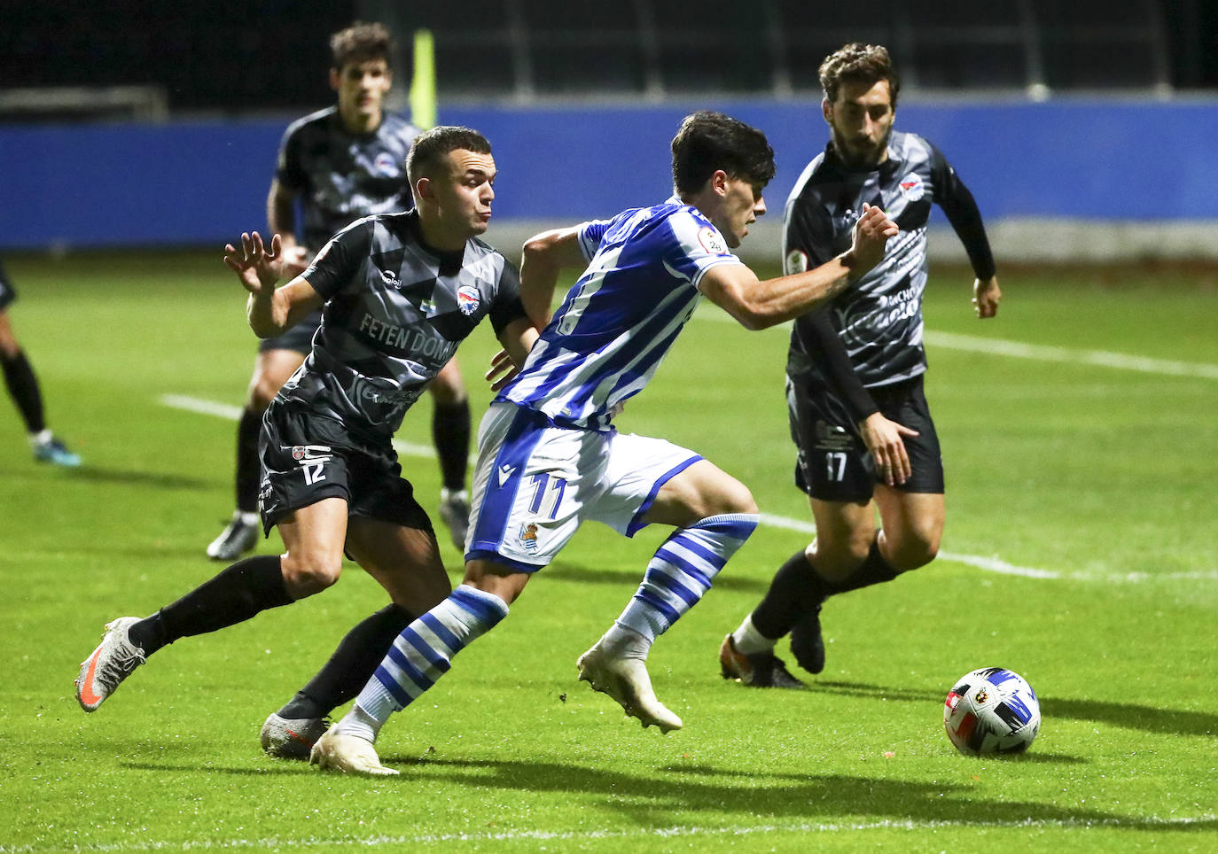 Fotos: Imágenes del Real Sociedad B-Laredo