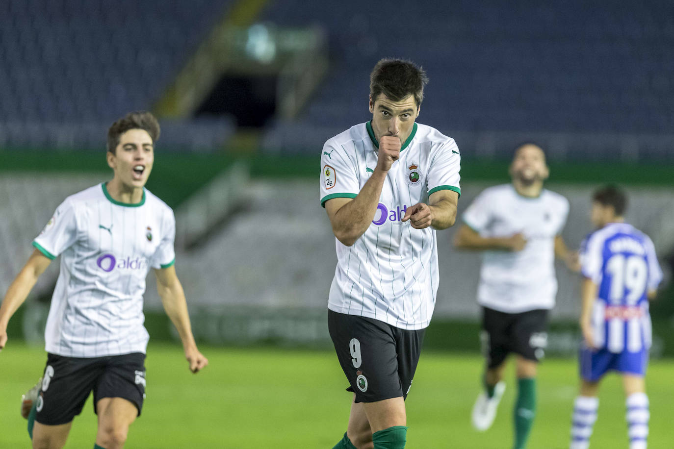 Fotos: Las mejores imágenes del Racing-Alavés B