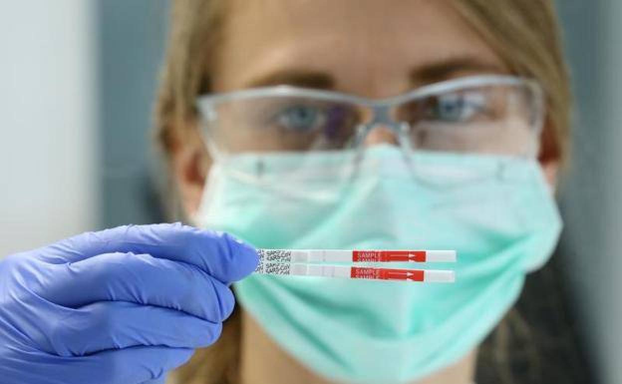 El Servicio Cántabro de Salud probará los test de antígenos en 500 personas esta semana