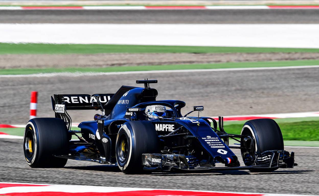 Fernando Alonso, durante la primera jornada de test. 