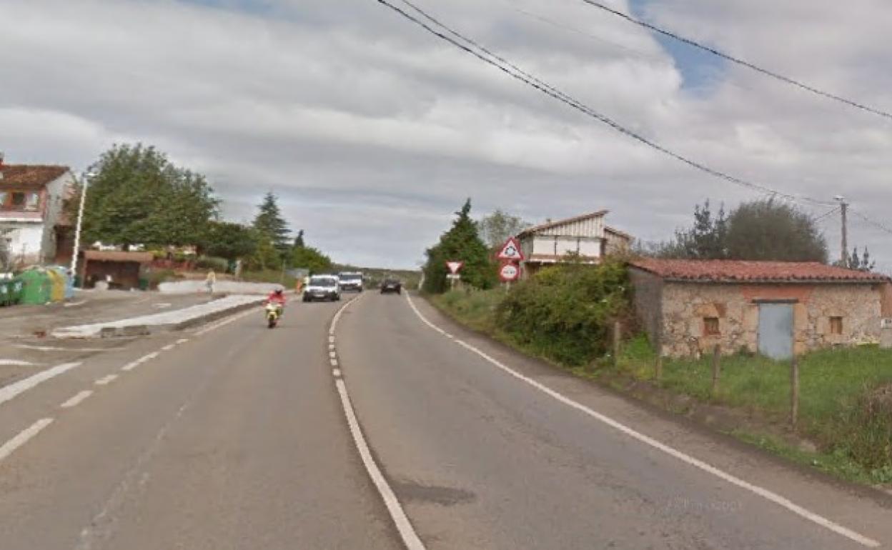 Carretera CA-143 que une Guarnizo (El Astillero) con Solía (Villaescusa).