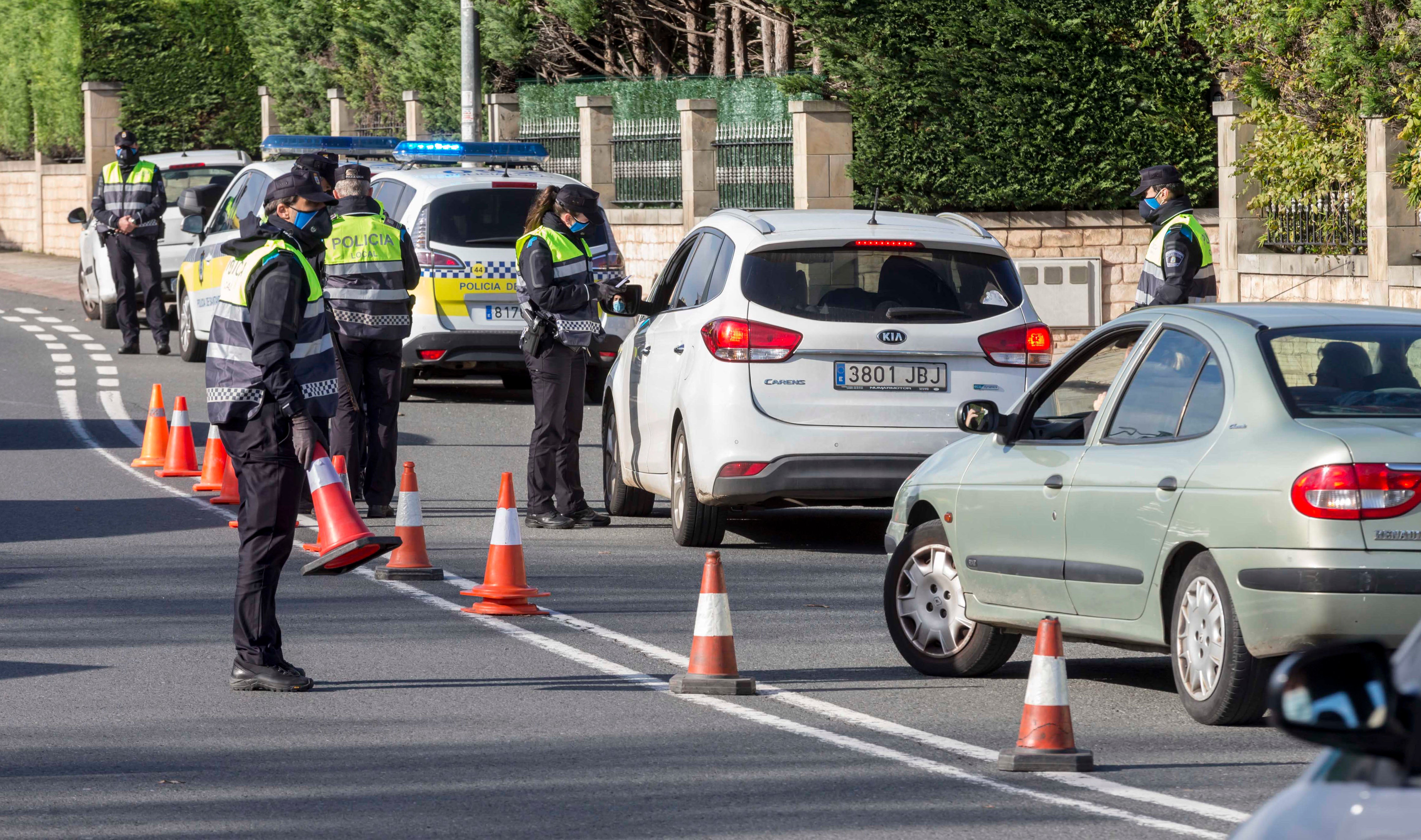 La Policía Nacional y la Policía Local de Santander controlan los accesos a la capital.