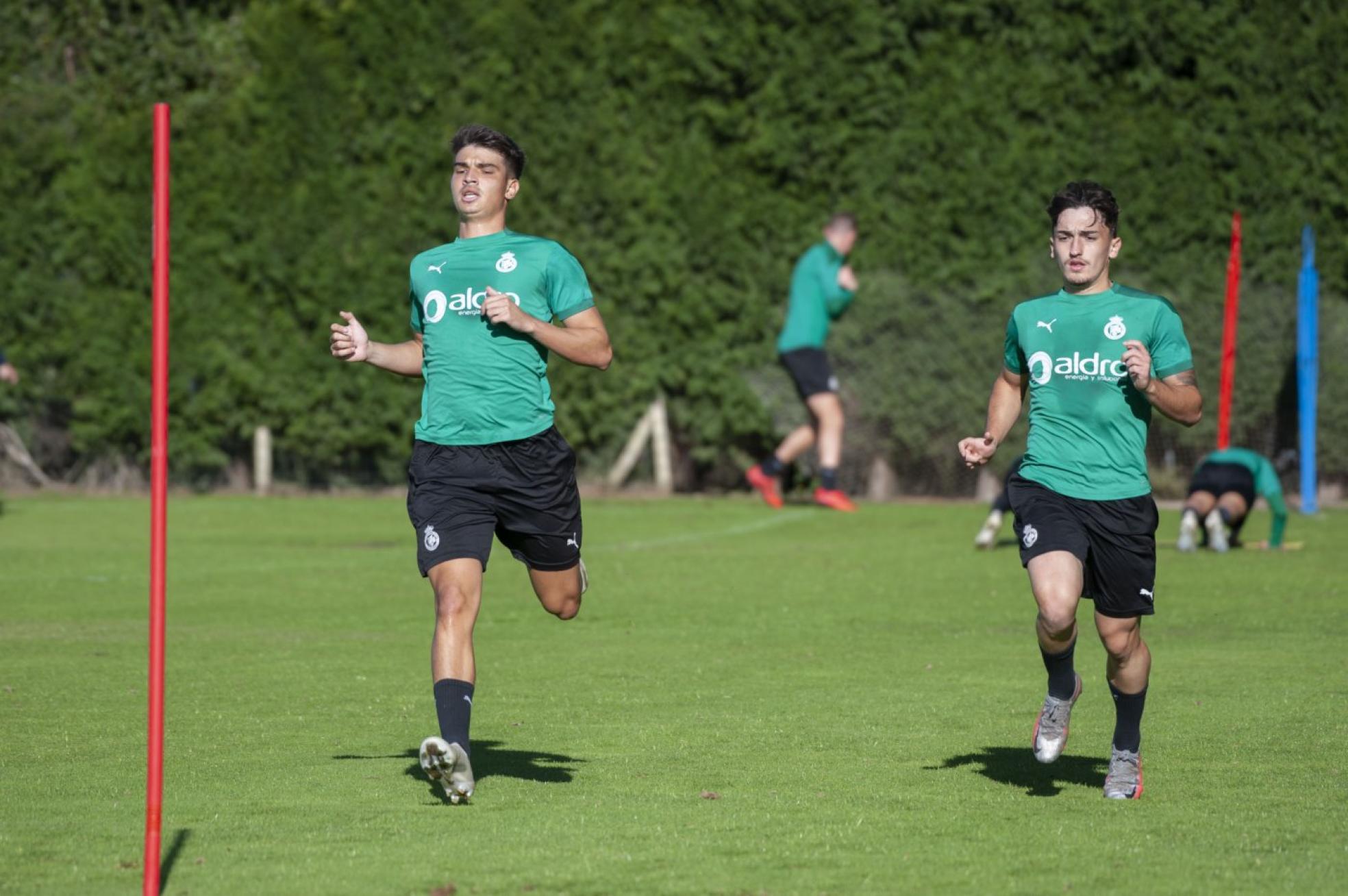 Javi Siverio y Diego Ceballos (derecha), durante un entrenamiento en La Albericia. 