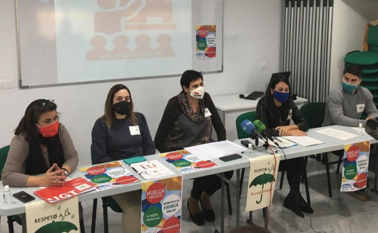 De izquierda a derecha: Laura Guate (Ugt); Marta Trujillano (Tú); Belén González (Stec); Rus Trueba (Anpe) y David Aguirre (CCOO)