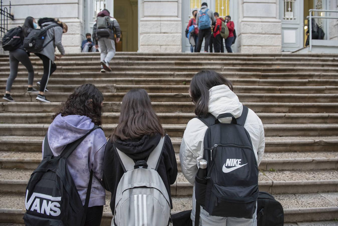 Apenas un 13% de docentes han secundado la huelga, porcentaje que los sindicatos elevan por encima del 25%