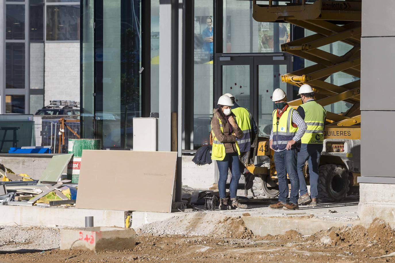 El centro comercial Bahía Real última los preparativos para abrir en tres semanas 