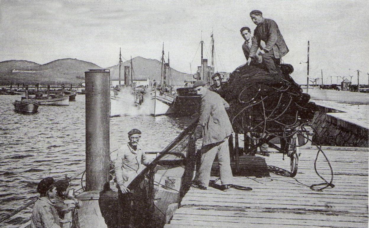 La dársena vieja de Santoña en el año 1914. 