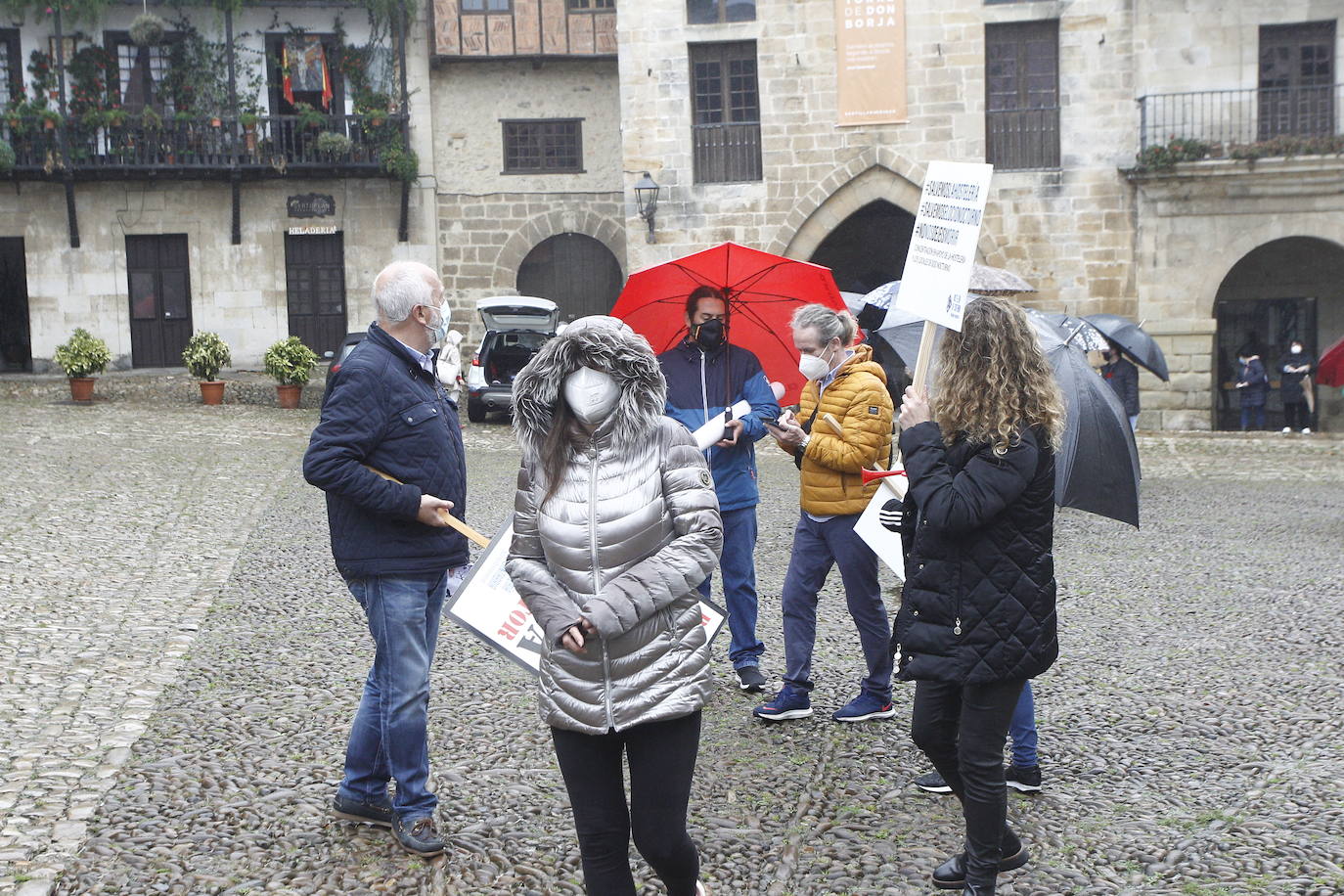 Hosteleros en Santillana del Mar.