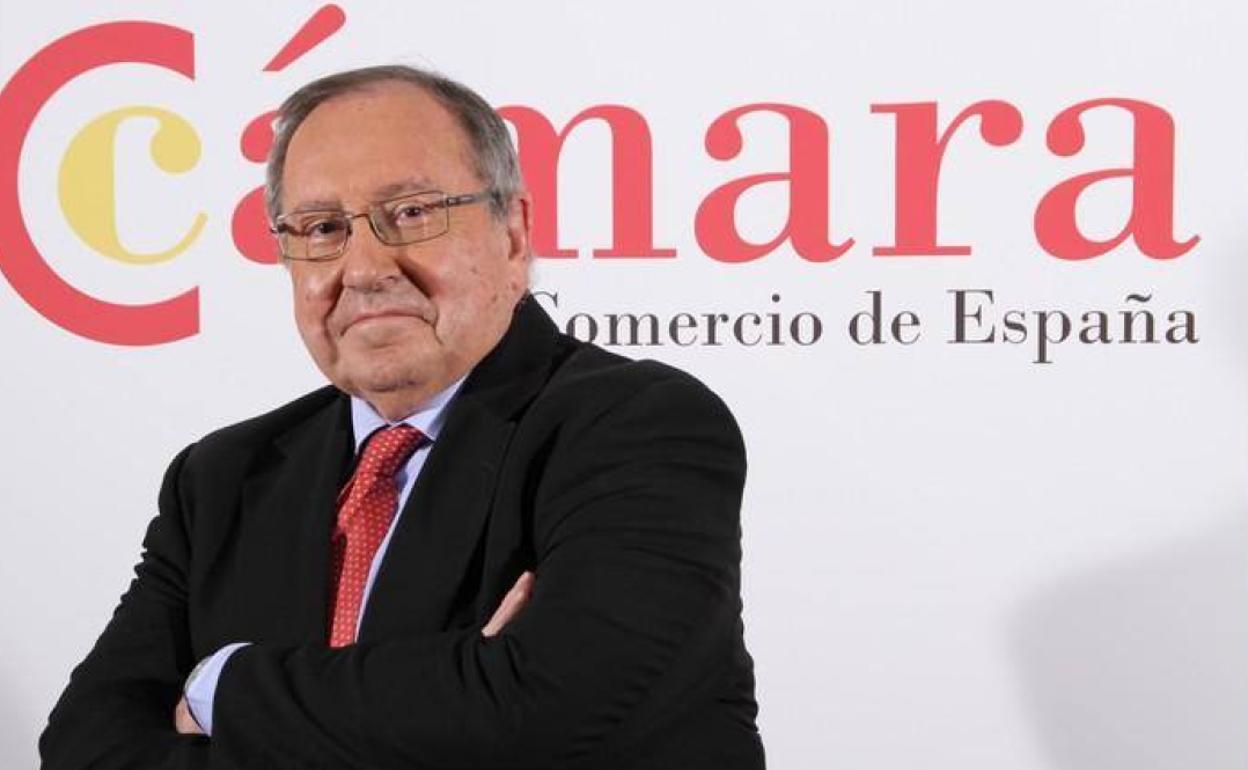 El presidente de la Cámara de Comercio de España, José Luis Bonet, participa en el Foro Besaya