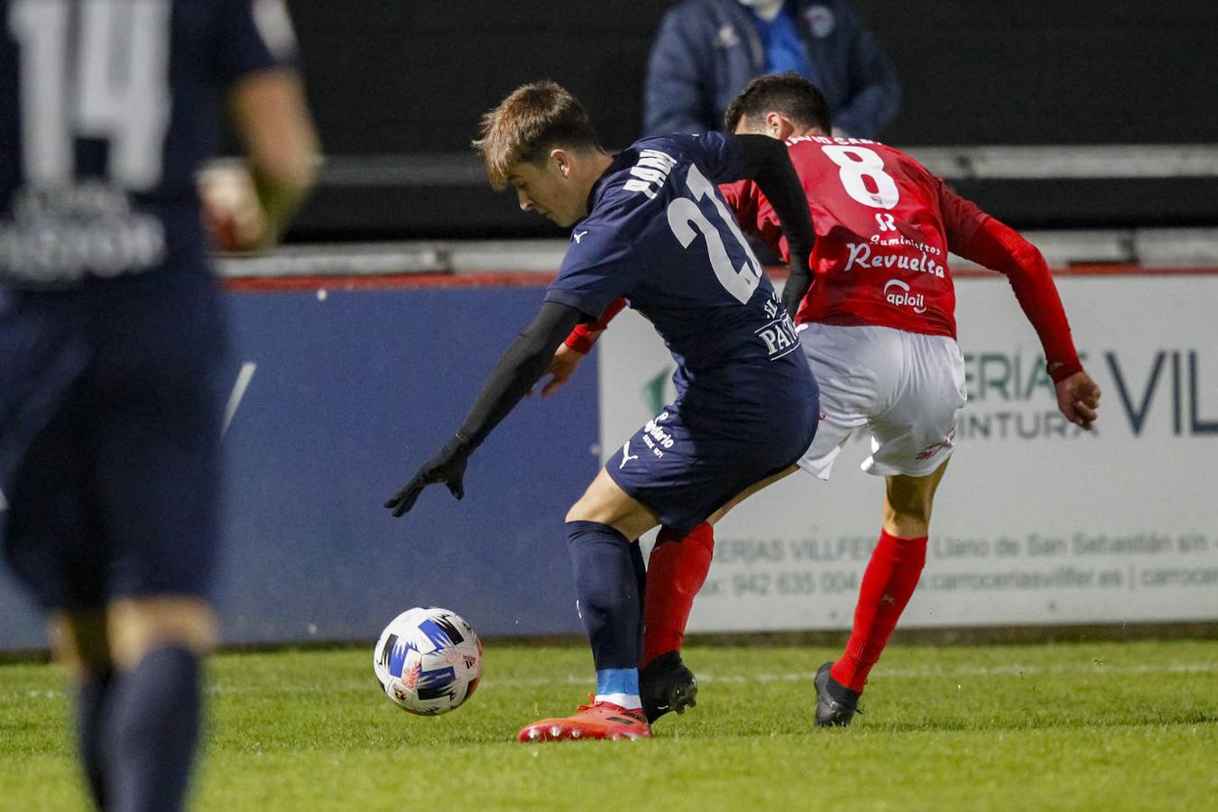 El partido entre el Laredo y el Racing en San Lorenzo terminó con empate sin goles