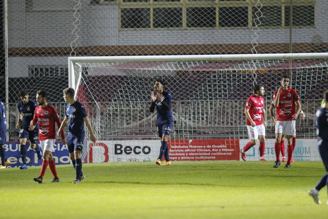 El partido entre el Laredo y el Racing en San Lorenzo terminó con empate sin goles