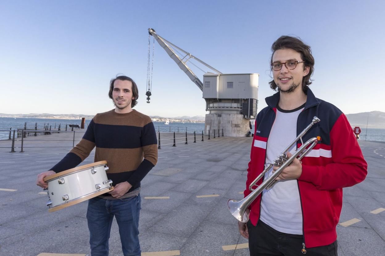 Los intérpretes Borja Gómez y Sergio Mayoral son dos de los impulsores de Musicant, la nueva asociación de músicos de Cantabria. 