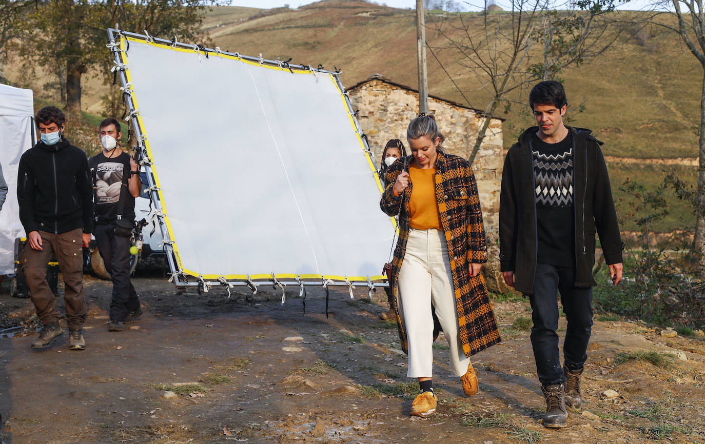 'Dos vacas y una burra', la película que vuelve a unir, después de 20 años, a Miguel Ángel Muñoz y Pablo Puyol, comienza a rodarse en pueblos de Cantabria.