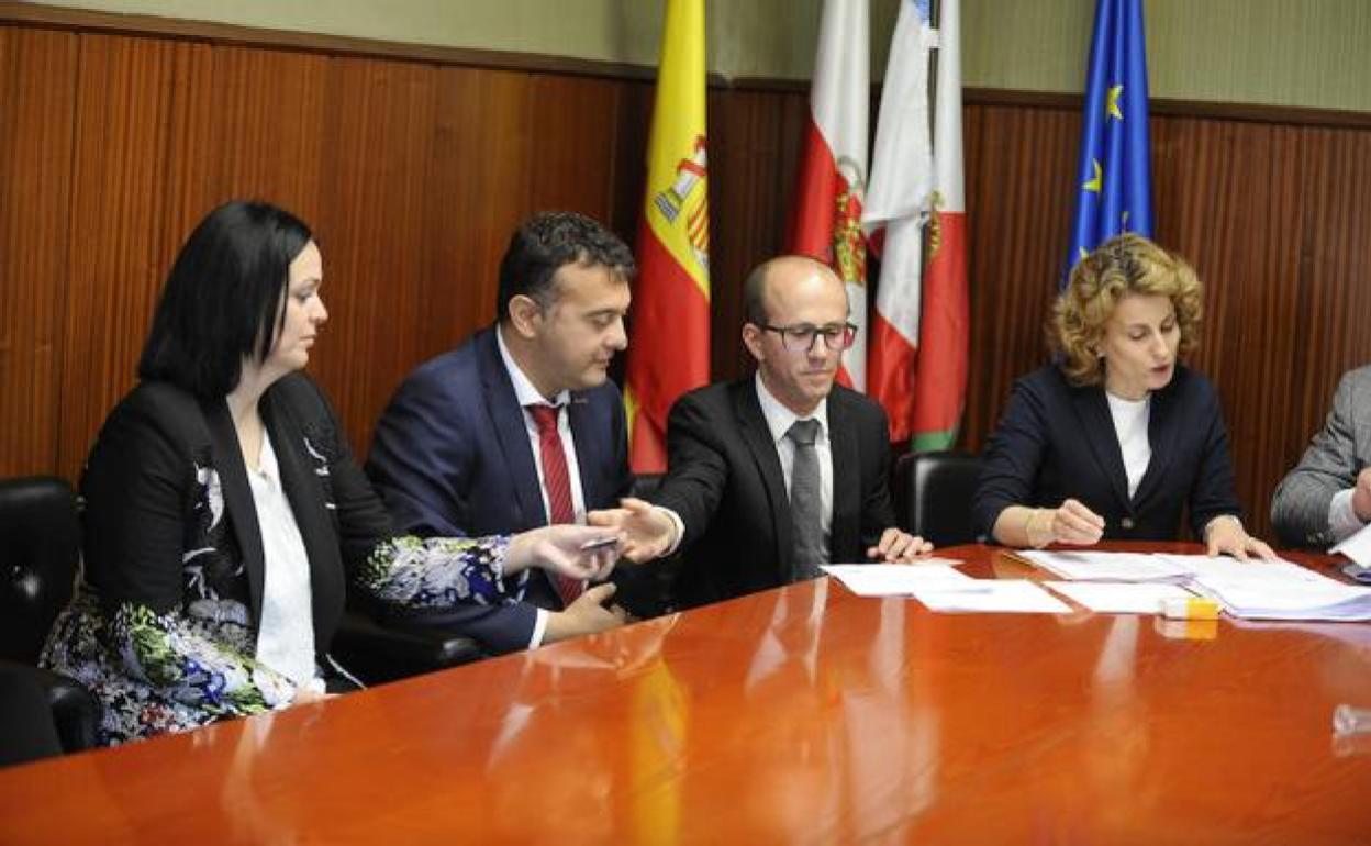 El bipartito de Marina de Cudeyo peligra por el paso a no adscrito de un concejal de Ciudadanos