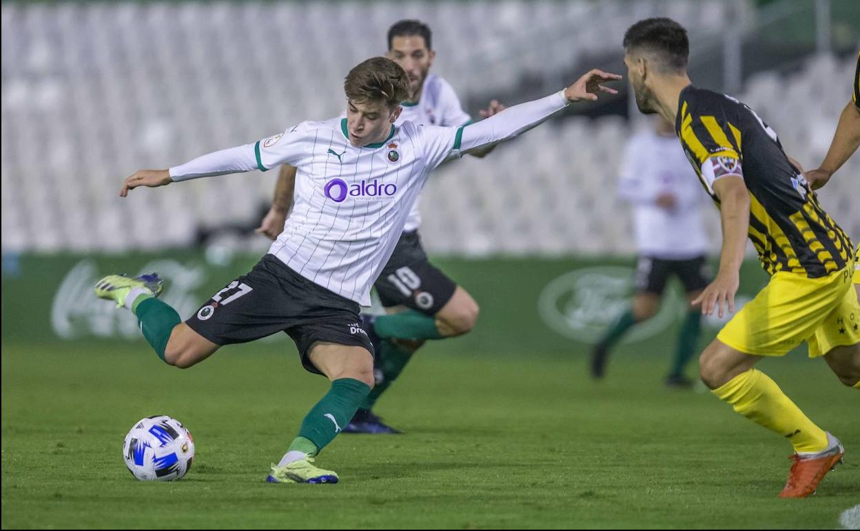 Pablo Torre, en una acción del partido liguero contra el Barakaldo.