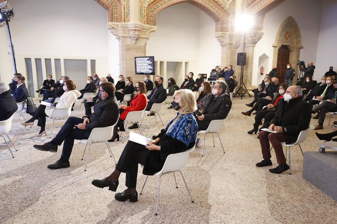 El presidente del Gobierno, Pedro Sánchez, ha viajado este viernes a Cantabria para presentar, desde Comillas, el Plan de Recuperación, Transformación y Resiliencia de la Economía. El acto se ha celebrado en la Capilla del Seminario Mayor de Comillas, donde se ha comprometido a «dar una salida» al emblemático edificio. Previamente ha mantenido un encuentro con el presidente de Cantabria, Miguel Ángel Revilla, con quien ha analizado los presupuestos de la región para 2021.