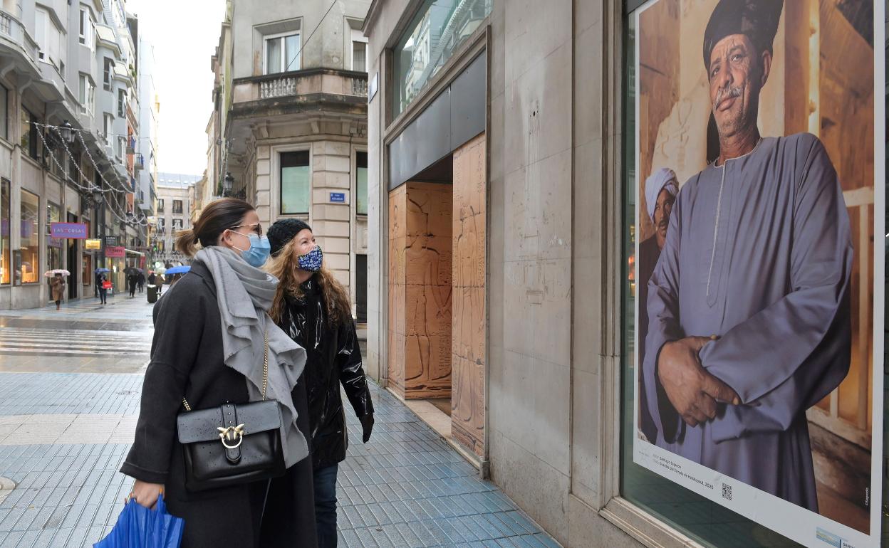 Escaparates desocupados de Santander se llenarán de arte gracias a una veintena de artistas