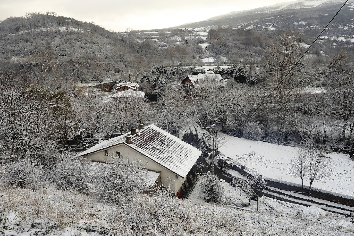 Fotos: La nieve cubre Campoo