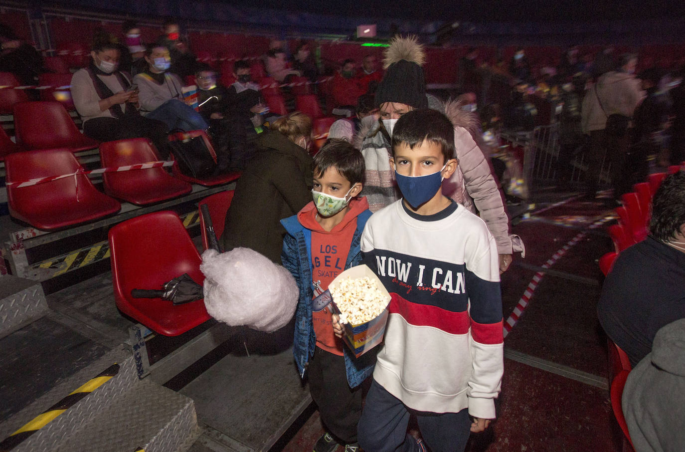 El circo estreno por fin su espectáculo en Santander después de que Sanidad rectificara y les permitiera abrir 