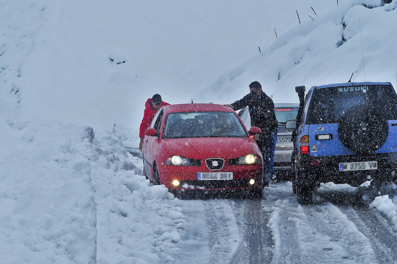 Fotos: La nieve cubre Campoo