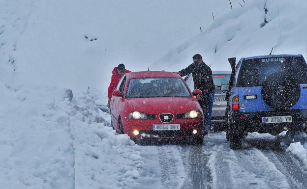 Imagen. Imágenes del temporal, este domingo.