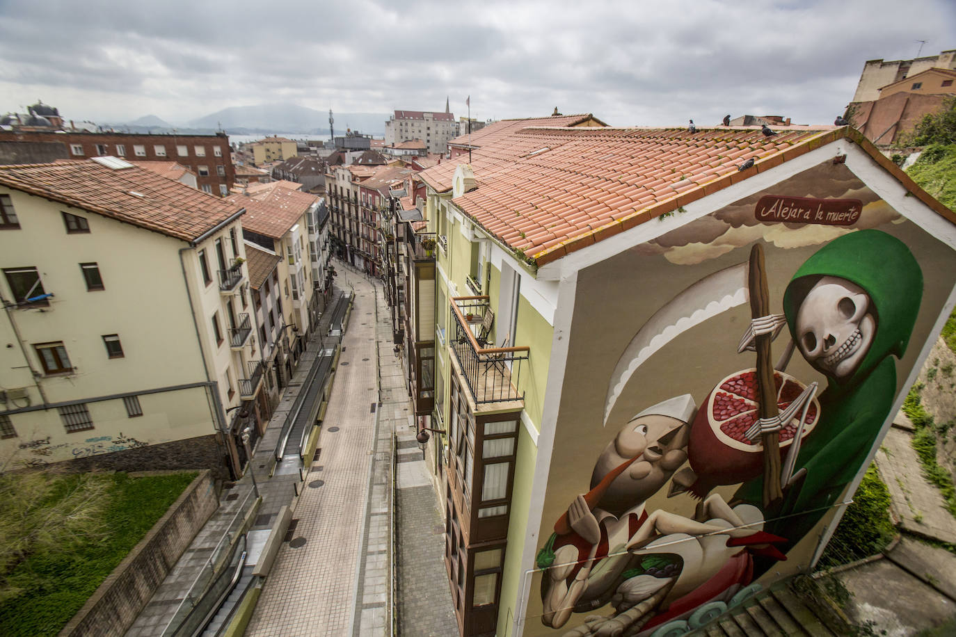 El paisaje urbano santanderino de la pandemia durante un trimestre dejaba imágenes de una realidad inesperada y novedosa. 