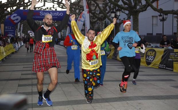 Imagen de la San Silvestre del pasado año en Torrelavega.