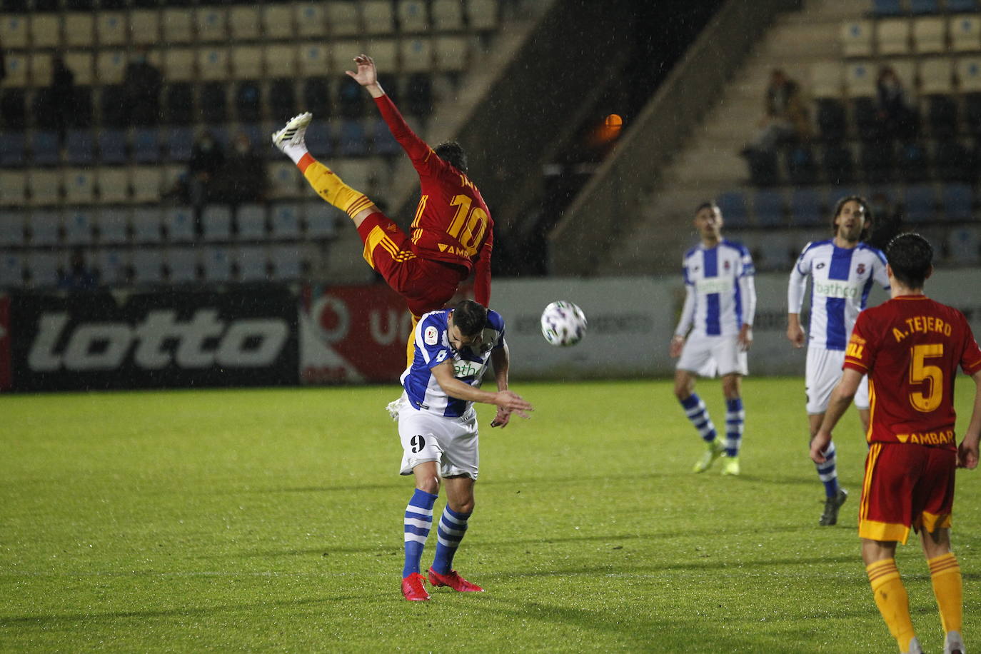 La Gimnástica perdió ante el Zaragoza en un partido en el que el público volvió al Malecón