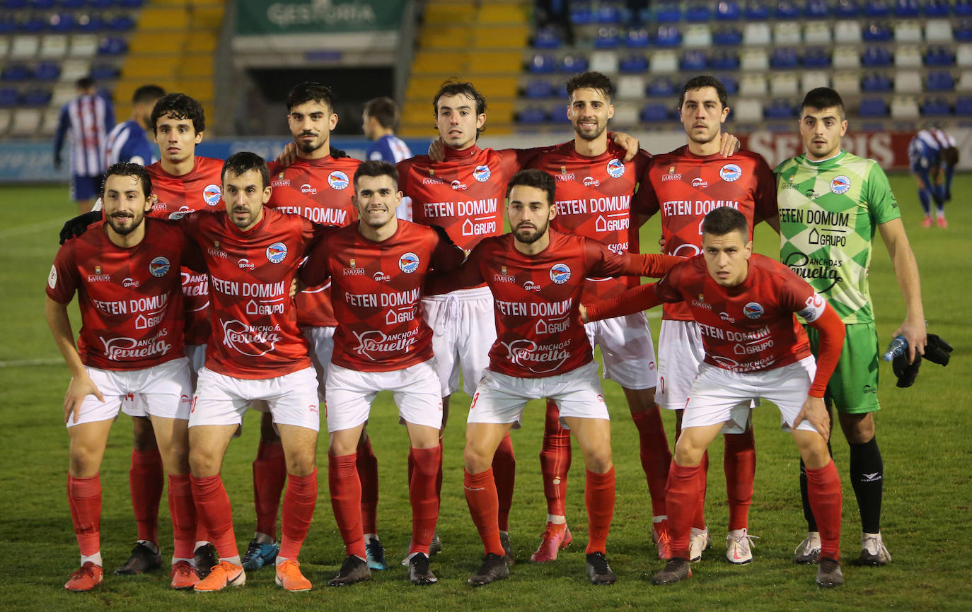 El Laredo se despidió del sueño de la Copa del Rey tras caer por 4-1 ante el Alcoyano en la eliminatoria de primera ronda, disputada en el estadio de El Collao