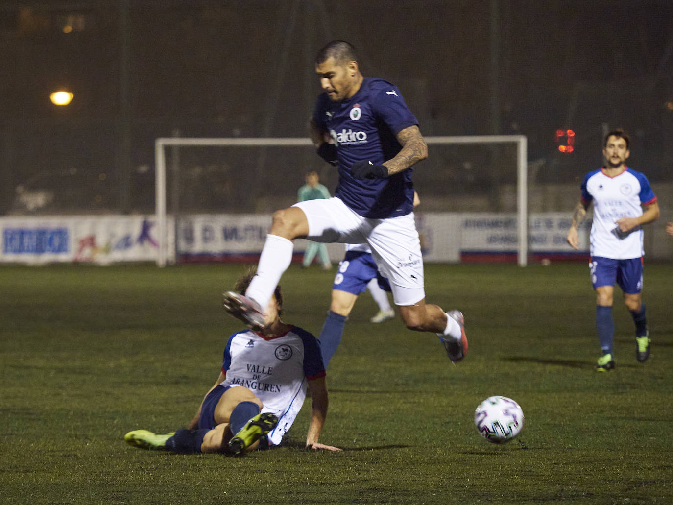 Pésimo partido en el que los verdiblancos apenas han pisado campo rival y no han dispuesto de ocasiones de gol.