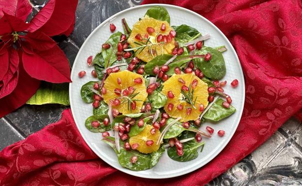 Ensalada de Navidad con espinacas, naranja y granada.