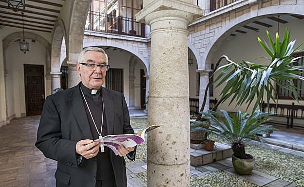 Manuel Sánchez Monge, Obispo de Santander.