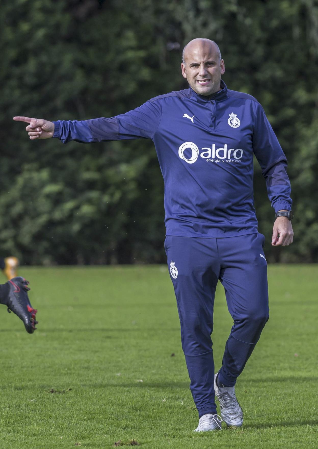 Javi Rozada, durante uno de los entrenamientos en La Albericia en su etapa racinguista. roberto ruiz