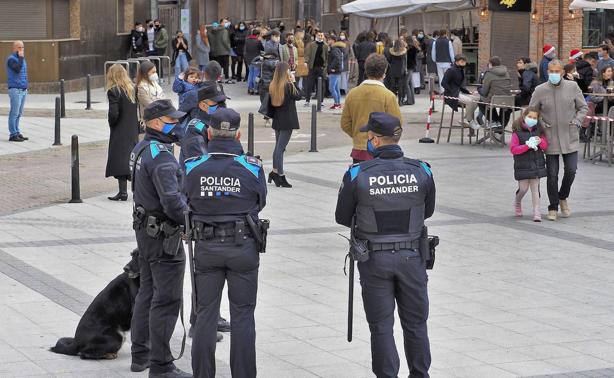 Casi cien denuncias en cuatro días en Santander por incumplir las normas contra el covid