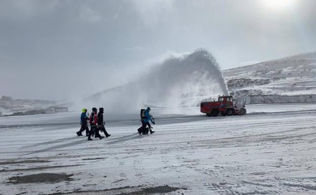 Imagen. Imágenes de la estación de Alto Campoo y Brañavieja, este martes por la mañana