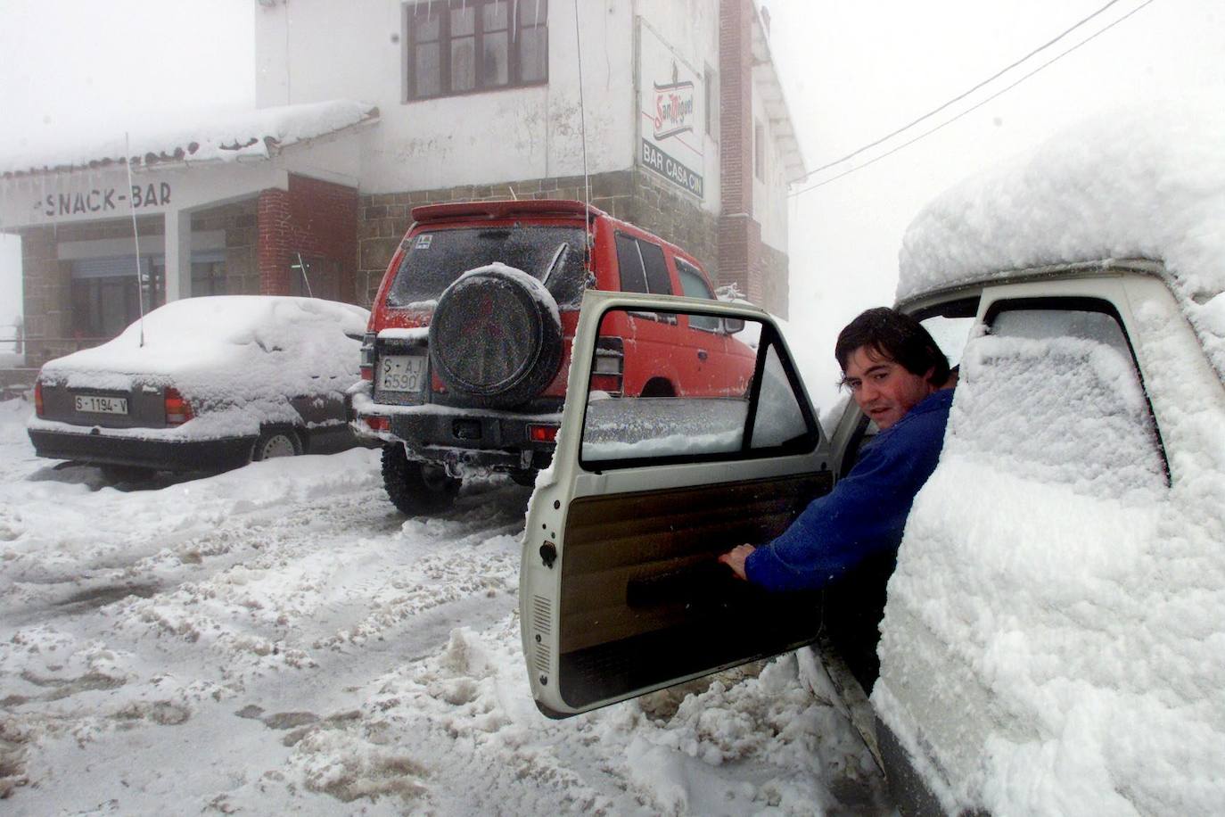 Enero de 2003. Temporal de nieve en el puerto de El Escudo.