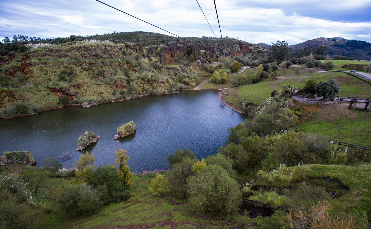 Cabárceno es una de las instalaciones dependientes de Cantur