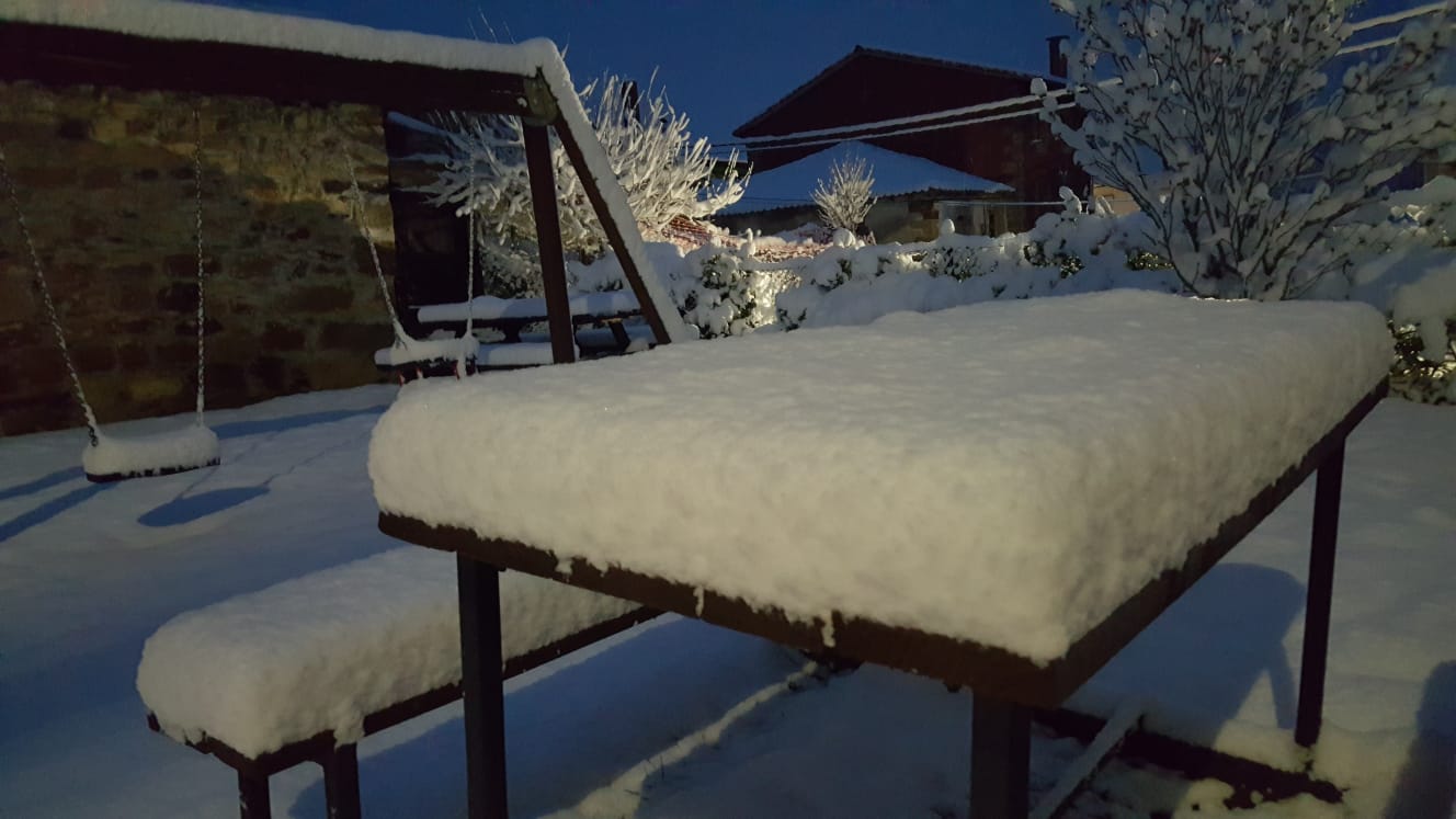 La nieve llega a Valderredible.