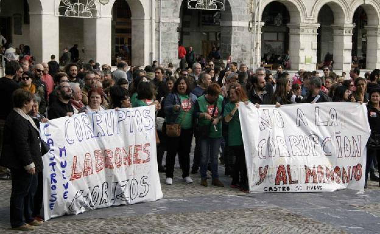 Manifestación contra la corrupción en Castro Urdiales.