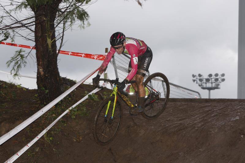 El cántabro Gonzalo Inguanzo (Teika) se quedó fuera del podio en la prueba para la categoría sub-23 del Campeonato de España que se celebra en el circuito de El Patatal, en Torrelavega.