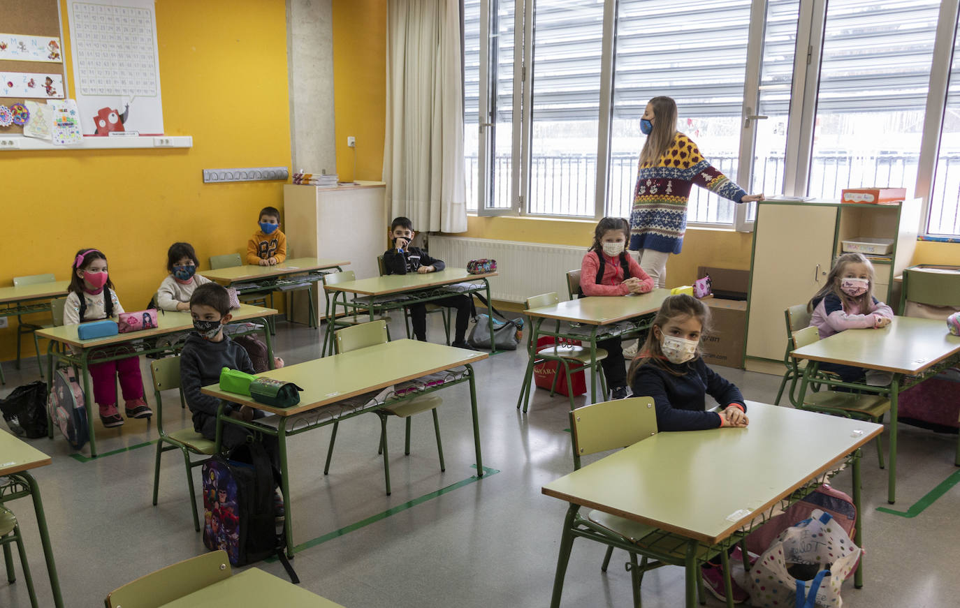 Más de 200 estudiantes del IES Montesclaros no han acudido al centro por problemas de transporte y una avería en la calefacción