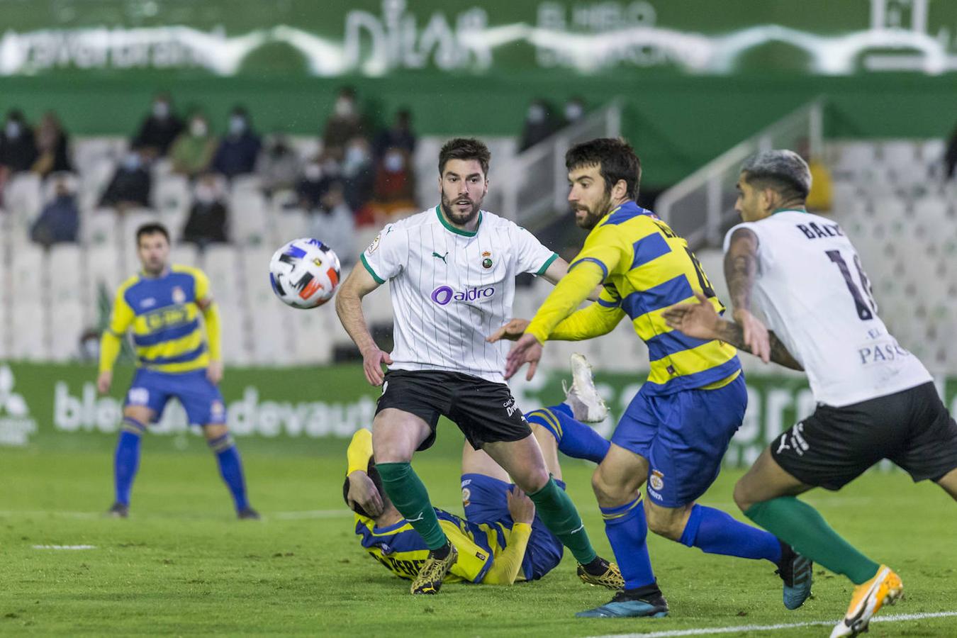 El Racing agrava su crisis tras caer de nuevo contra el Real Unión en El Sardinero.