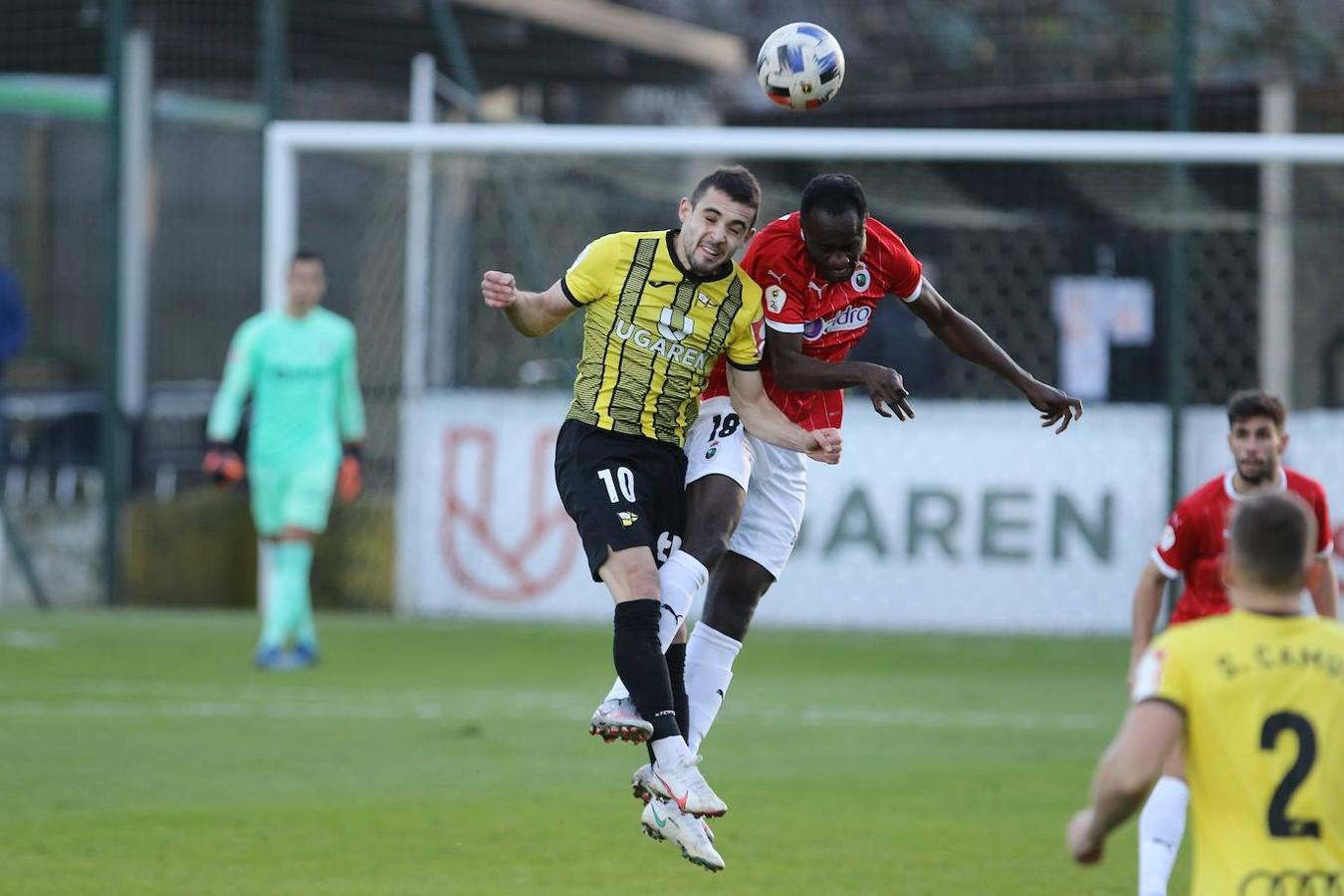 El Racing se impone en La Florida al Portugalete (0-1) gracias al gol de Bustos desde el punto de penalti