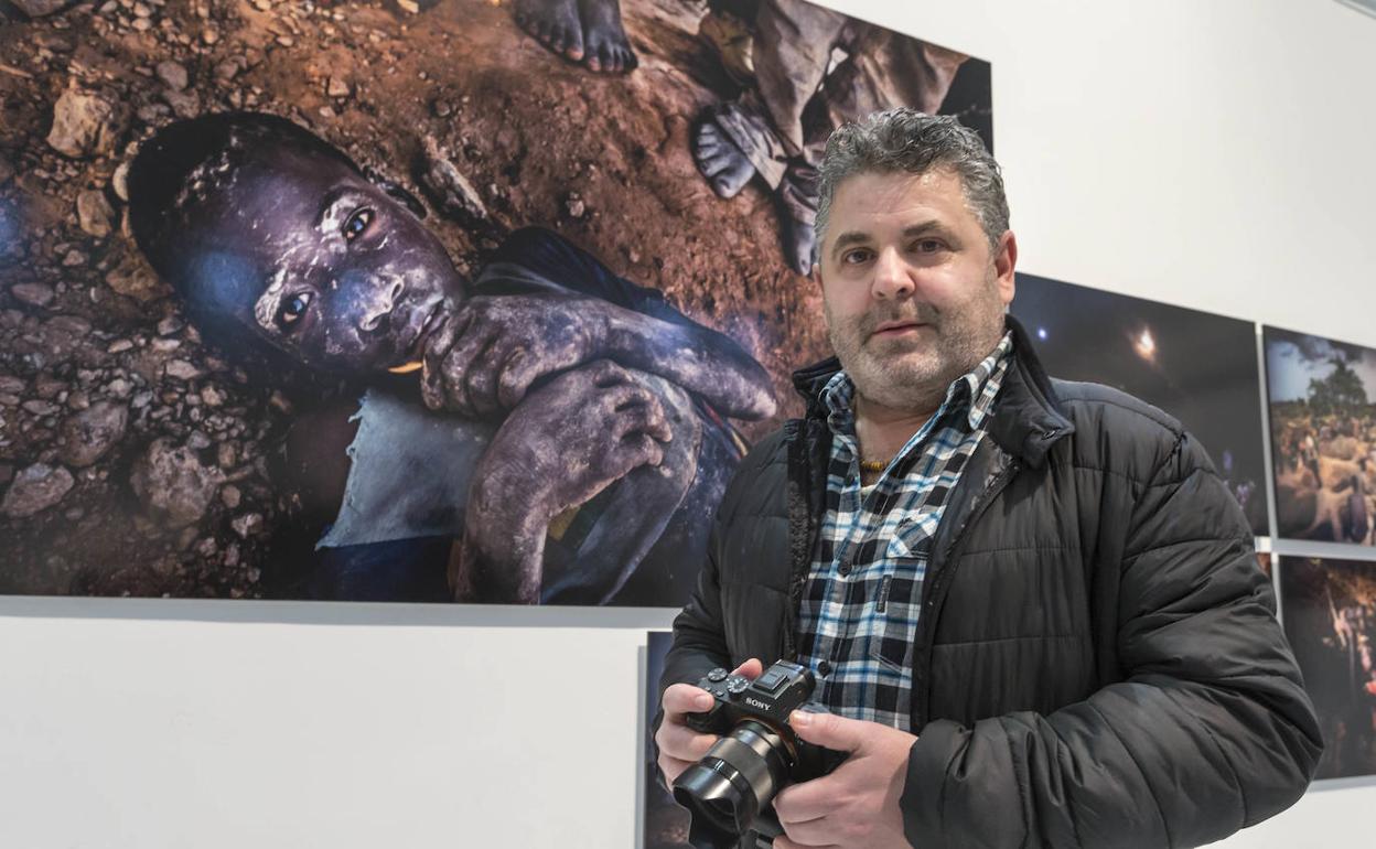 Las otras pandemias, los lugares y hechos muchas veces invisibles, constituyen el relato visual del premiado fotógrafo Antonio Aragón. 