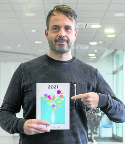 «¡Un trabajo espectacular..., ágil..., conciso y explícito de todo lo que nuestros pueblos y gastronomía pueden ofrecer en Cantabria! Llevaré esta guía conmigo para ‘perderme’ y ‘disfrutar’ por la región»