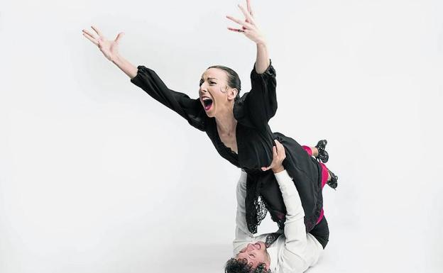 La danza estará representada por el espectáculo 'MyL (2.0)' de la compañía madrileña Mariana Collado & Lucio A. Baglivo, que precisamente abrirá esta edición del Indifest. 